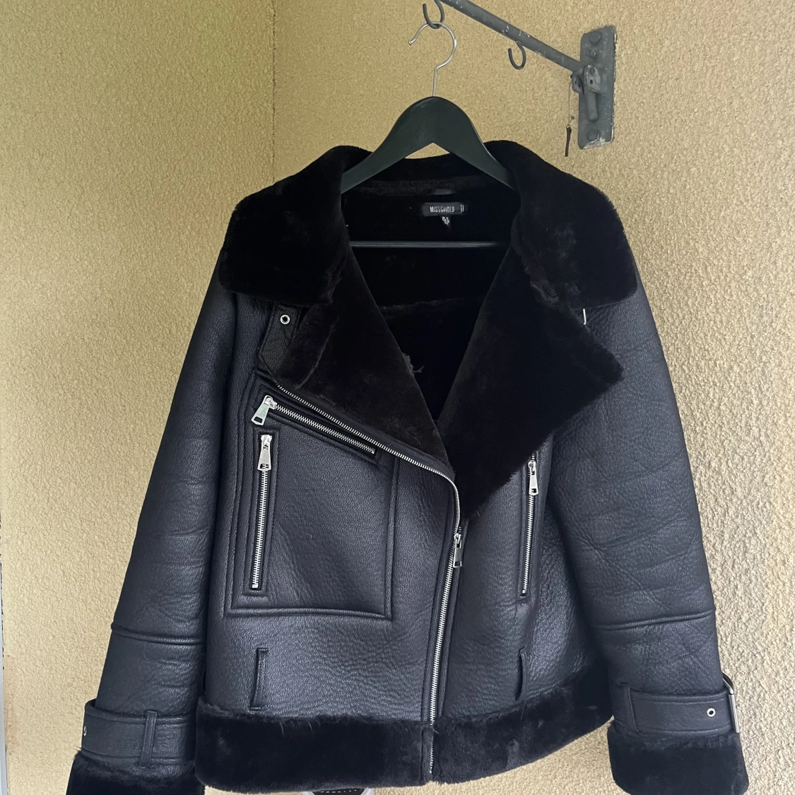 Fodrad skinnjacka  - 90