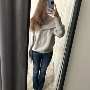 Stickad tröja - Säljer denna populära stickad tröjan från hm 