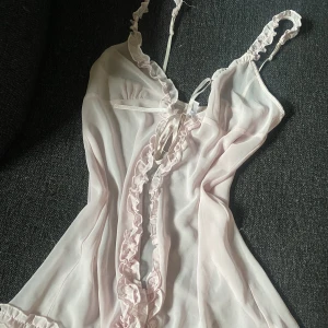 Y2k topp - säljer denna då har många liknande!❤️