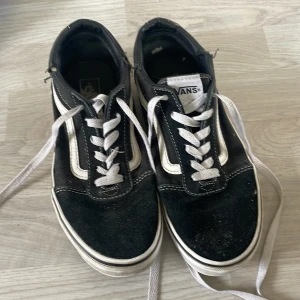 Vans - Vansskor, se slitningarna på sista bilden