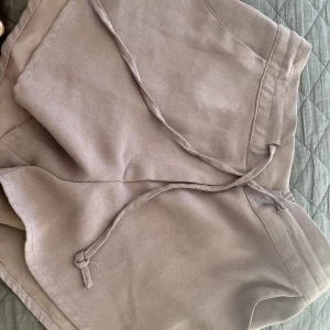 Shorts  - Luftiga shorts i ljus lila/rosa färg, bra skick 🩷🩷