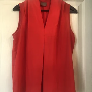 Blus Vero Moda storlek M - Den är använd fåtal gånger så i mycket fint skick 