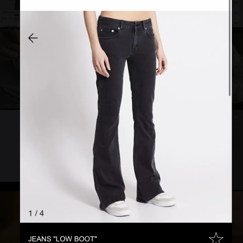 Super snygga jeans från lager 157 i storlek xs full leghth, säljer de för originalpris så de är slutsålda online, de är även helt nya och oanvända med lappen kvar, pris går att diskuteras vid snabbt köp . Jeans & Byxor.