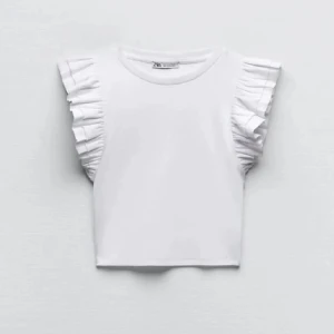 Zara volang topp - Säljer denna söta topp från zara, då den inte kommer till användning längre☺️