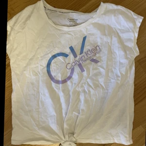 T-shirt🩷 - En t-shirt som inte kommer till användning❤️12-14 år 