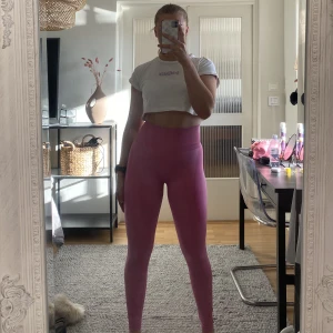 Rosa träningstights nvgtn - Rosa träningstights från nvgtn storlek s!