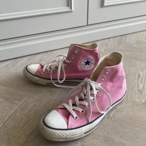 Rosa converse  - Rosa converse i storlek 39,5