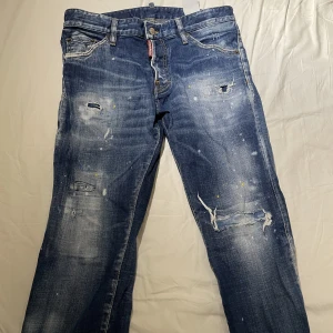 dsquared2 jeans  - Äkta. Storlek 46. Bra skick Taggar finns kvitto kanske går lösa 