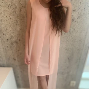 Klänning  - Aldrig använd