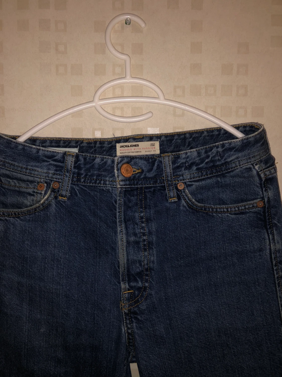 Jack and Jones loose jeans  - 90