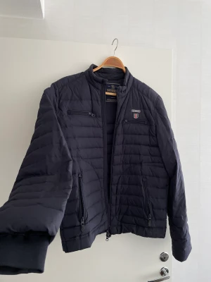 Morris jacka i nyskick!  - Storlek M i nyskick! 