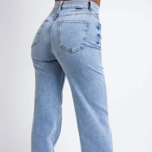 Madlady jeans  - Sköna jeans från madlady! Storlek 36🫶🏼 aldrig använda endast testade, inköpspris 650kr men säljer för 130