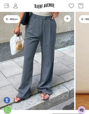 Favorite Pants Grey - Från Djerf Avenue, nypris 1499kr. Riktigt fina och sköna (!) byxor som tyvärr blivit för stora för mig. Byter gärna mot xs!  I gott skick, använda endast några enstaka gånger pga lite för stora på mig. 