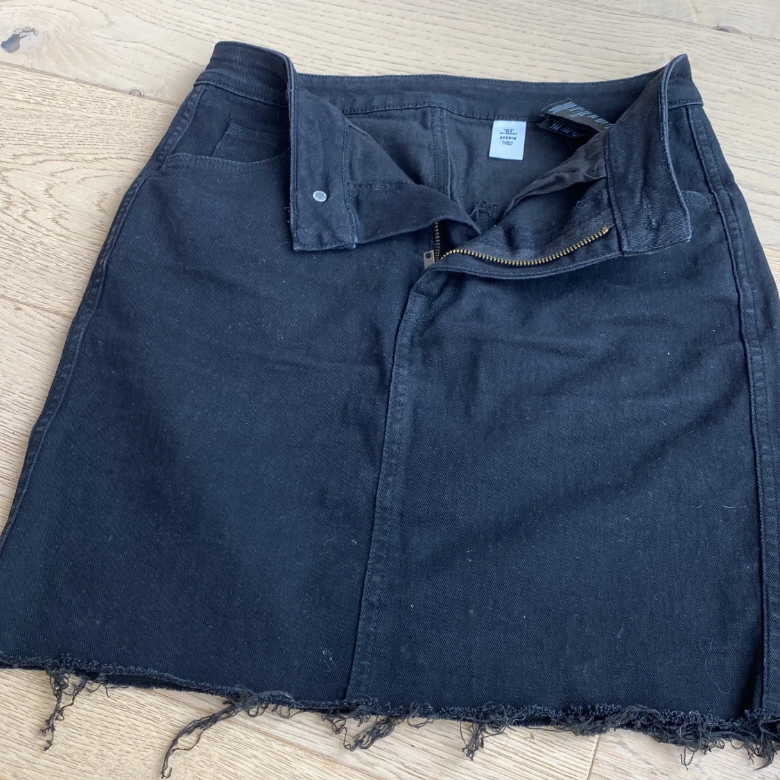 Svart jeans kjol  - 91