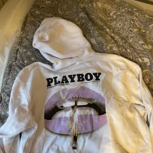 Vit oversized Playboy hoodie