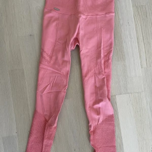 Aim’n tights - Rosa tights från Aim’n. Sparsamt använda 