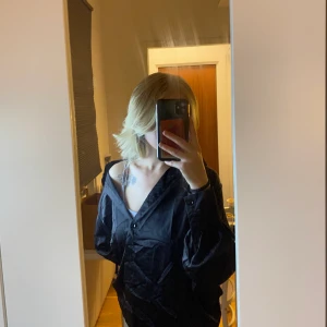 Tunn skjorta - Tunn skjorta i silkesmaterial