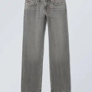 Weekday jeans i modellen arrow, gott som nya och är väl använda. Nypris 590kr🩵