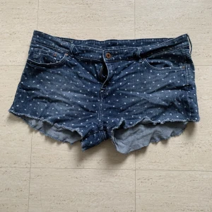 Shorts med mönster - Shorts i fint skick