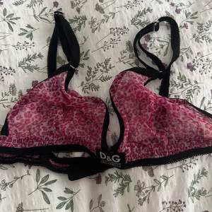 Mesh bralette from dolce&gabbana. Bought it from plick 💕shipping is not included in the price:)