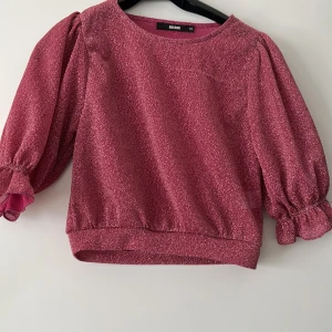Tröja - Sparsamt använd fin tröja från Gina Gina tricot 