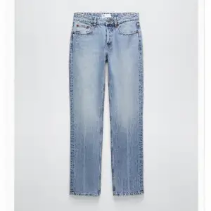Blåa jeans från zara strl 40, modellen ”jeans straight” fint skick! Fraktarr mot köparens bekostnad samt möts upp stockholm 💗