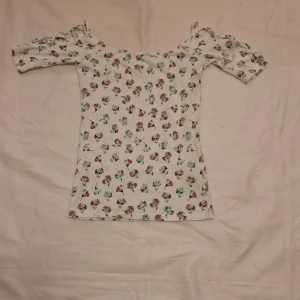 Top från Pull&Beat - Söt top från Pull&Bear