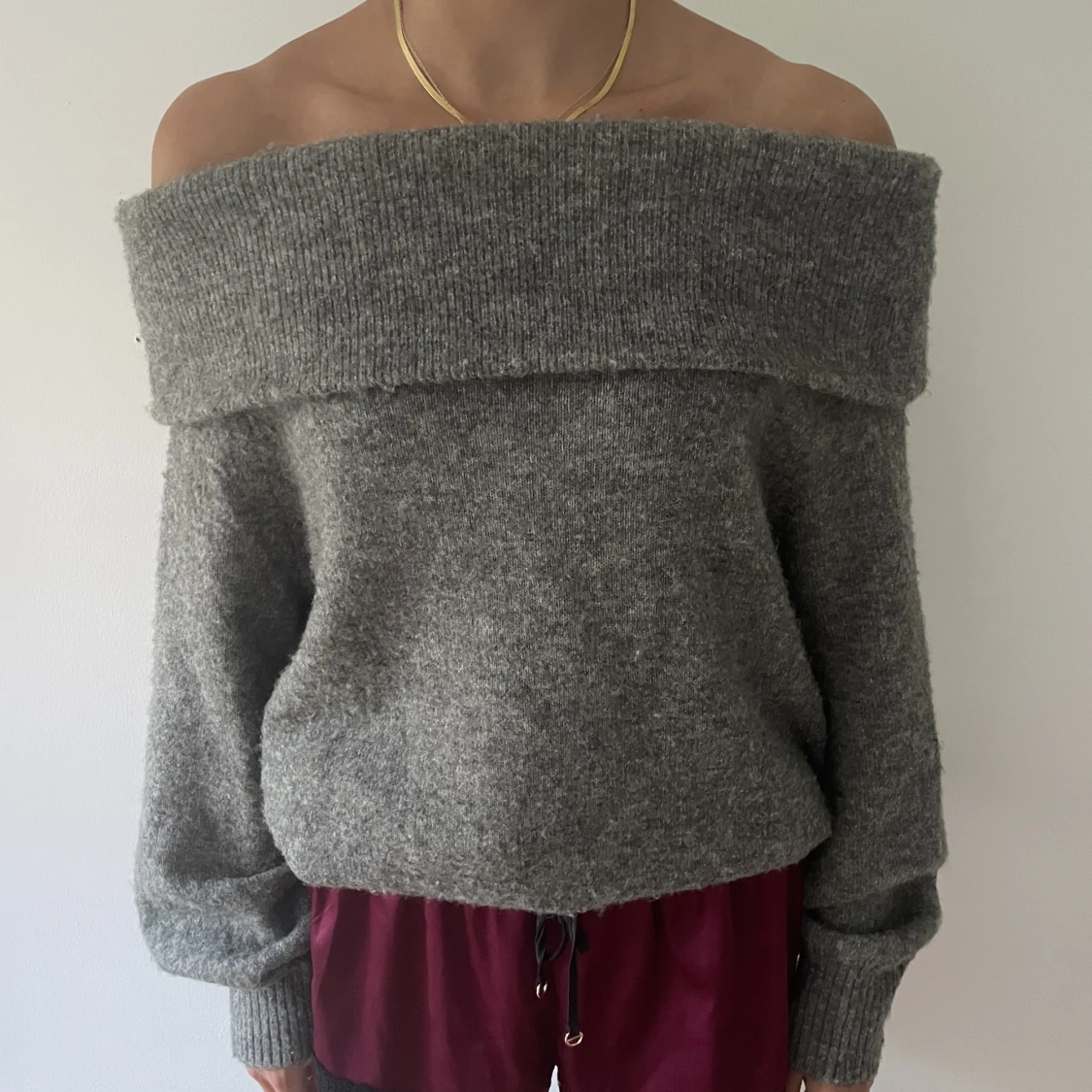 Grå off shoulder - 90