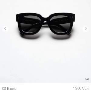 Suuperfina solglasögon i modellen 08 black från Chimi, sparsamt använda och köpta för 1250kr i butik🖤kan gå ner vid pris vid snabbt köp