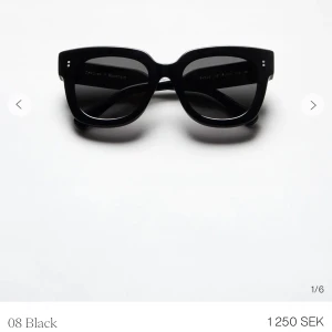 Chimi - Suuperfina solglasögon i modellen 08 black från Chimi, sparsamt använda och köpta för 1250kr i butik🖤kan gå ner vid pris vid snabbt köp