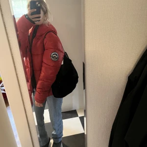 Superdry röd dunjacka  - Röd dunjacka fint skick❤️