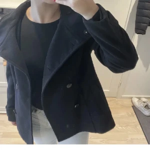 Jättefin kappa (lånad bild)  - Kappa från hm. Inte använd och jättefin på. Köp via köp nu💕💕💕