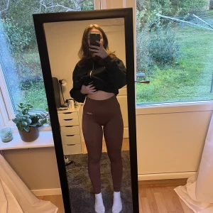 Drop Of Mindfullness tights - Jättesnygga gymtights från DOM 