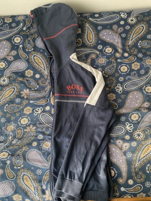 Hugo boss tröja  - Storlek L passar även M 