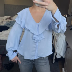 Zara blus  - Jättefin men kommer aldrig till användning. Skriv privat om du har några funderingar❤️Använd gärna köp nu
