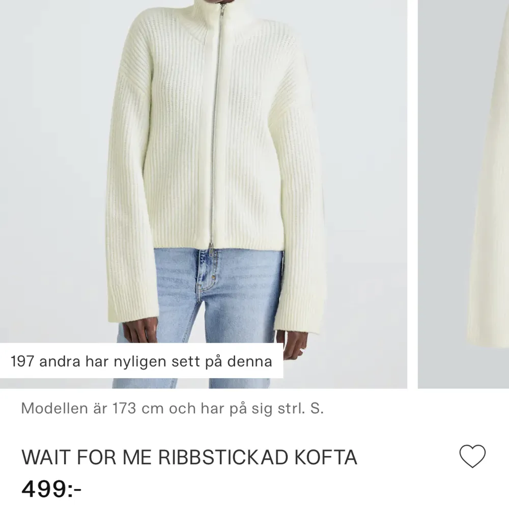 Säljer denna oanvända tröja från bikbok med lapparna kvar. Nypris 499kr, men är slutsåld på hemsidan!😇. Stickat.