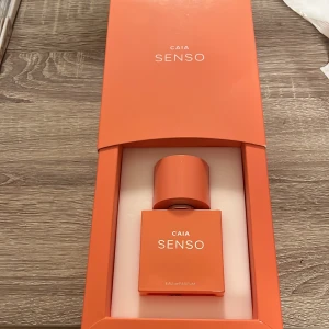 Caia - Säljer Caias Senso parfym. Typ helfull. Endast testad. Säljer för 350kr, nypris 595kr!  Köpare står för frakten