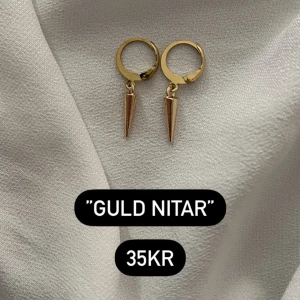 Guld nitar örhängen - 35kr+15kr frakt💘