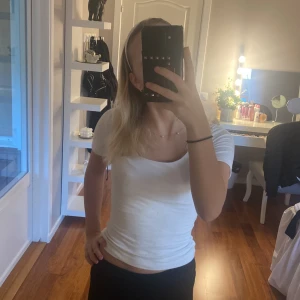 Bikbok topp - Säljer min topp från bikbok eftersom att den inte kommer till användning❤️ är i nyskick 