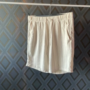 Linne shorts - Linne shorts från Zara i mycket bra skick 