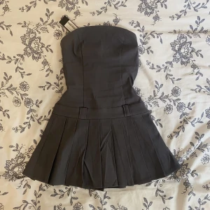 Payoda dress grey - Från motel rocks aldrig använd prislapp kvar, storlek xs. Nypris 700 + frakt