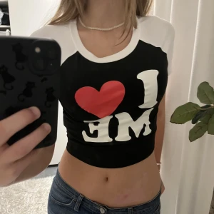 I❤️me - As snygg I❤️me tröja i nyskick! Vid fler frågor skriv privat💓🙏