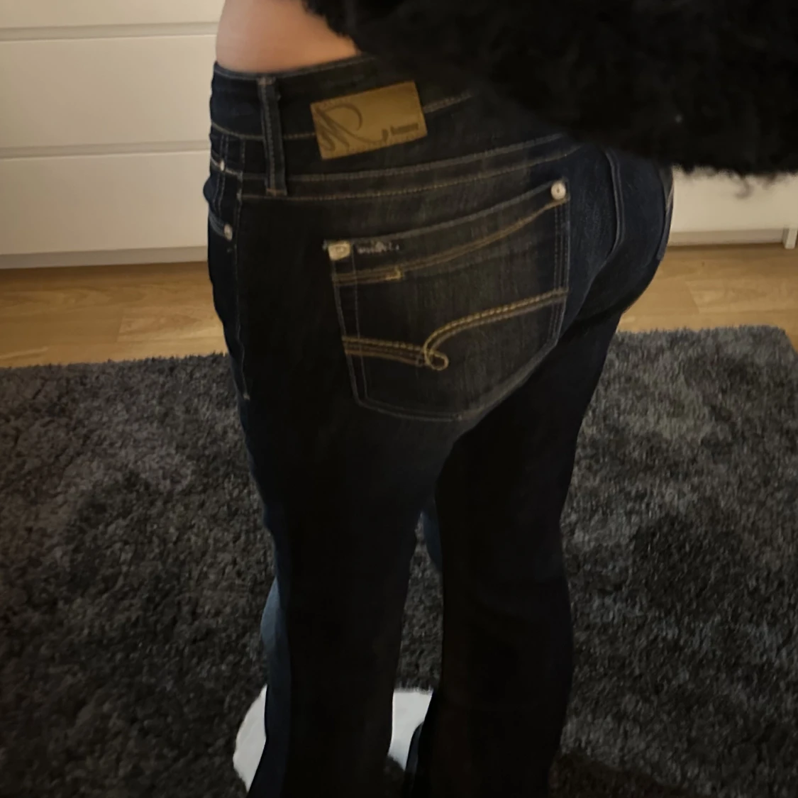 Mörkblåa jeans - 90