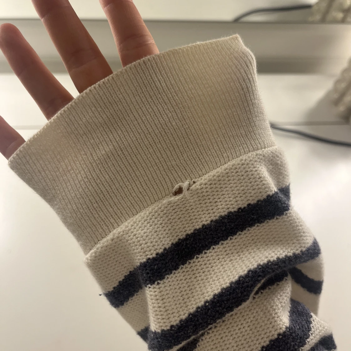 Randig stickad tröja  - 91