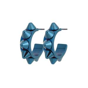 Säljer mina fina blåa örhängen från Edblad! Säljer pga att jag inte använder de längre. En jätte fin blå färg och nästan oanvända! Nypris 400kr