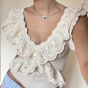 Zara topp - Så himla söt perfekt till skolan eller tillställningar som brunch etc