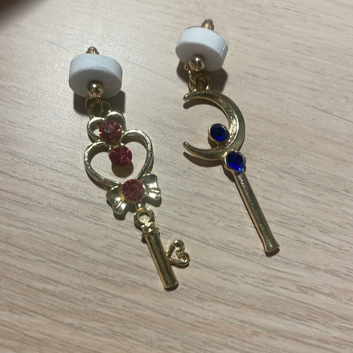 Nya sailor moon örhängen