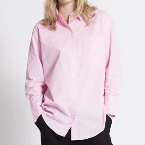 Skjorta - Oversized skjorta, storlek xs, oanvänd.