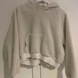 Teddy hoddie  - Teddy fluff, köpt på plick