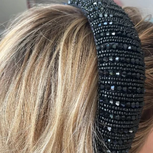 Diadem❤️‍🔥🤗 - Säljer nu detta assnygga diadem då jag råkade beställde 2 stycken❤️